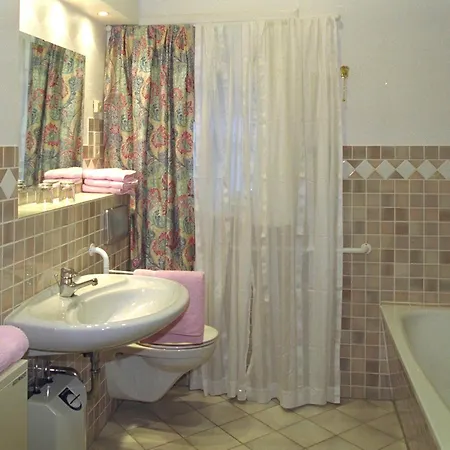 Dom wakacyjny Historisches Haus Uhlenhorst *